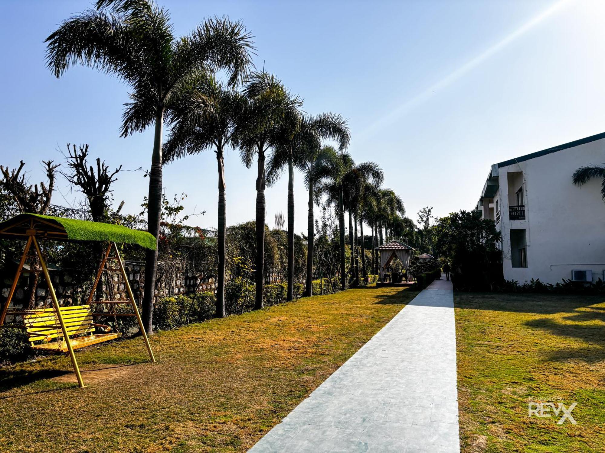 The Neeraj River Forest Resort Ayurvedic Wellness Center Ришикеш Экстерьер фото
